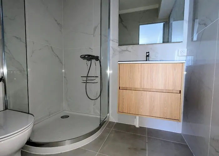 Eucalyptus, Calme Entoure De Verdure Et Pres De La Saint-Aygulf